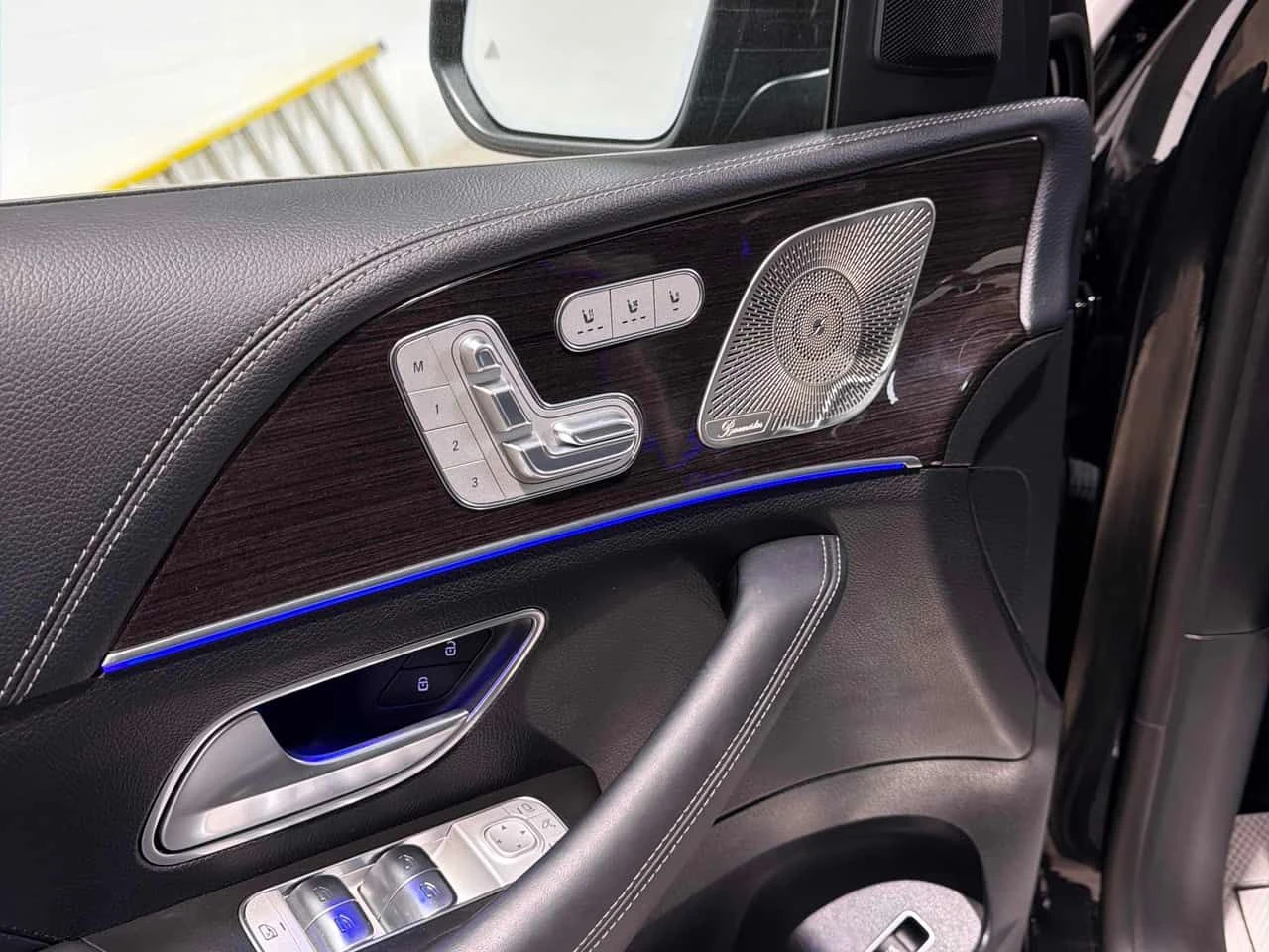 Mercedes-Benz GLE 53 4MATIC AMG COUPE/DIS/HUD/BURMESTER/360/ОБДУХВАНЕ/PANO/, снимка 11 - Автомобили и джипове - 53842166