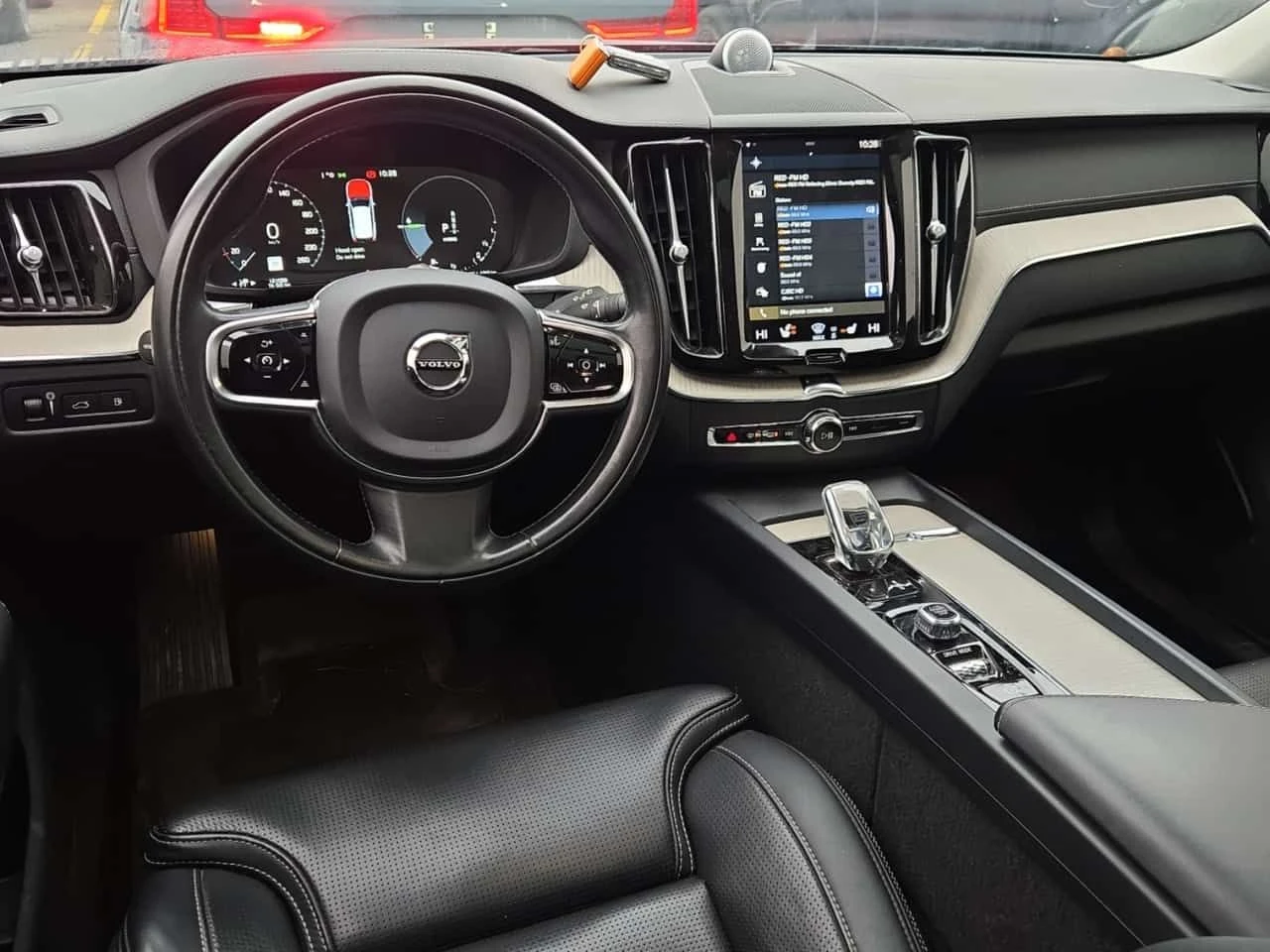 Volvo XC60 INSCRIPTION/CARFAX/Подгрев/Обдух/Панорама/2 Ключа, снимка 6 - Автомобили и джипове - 54403485
