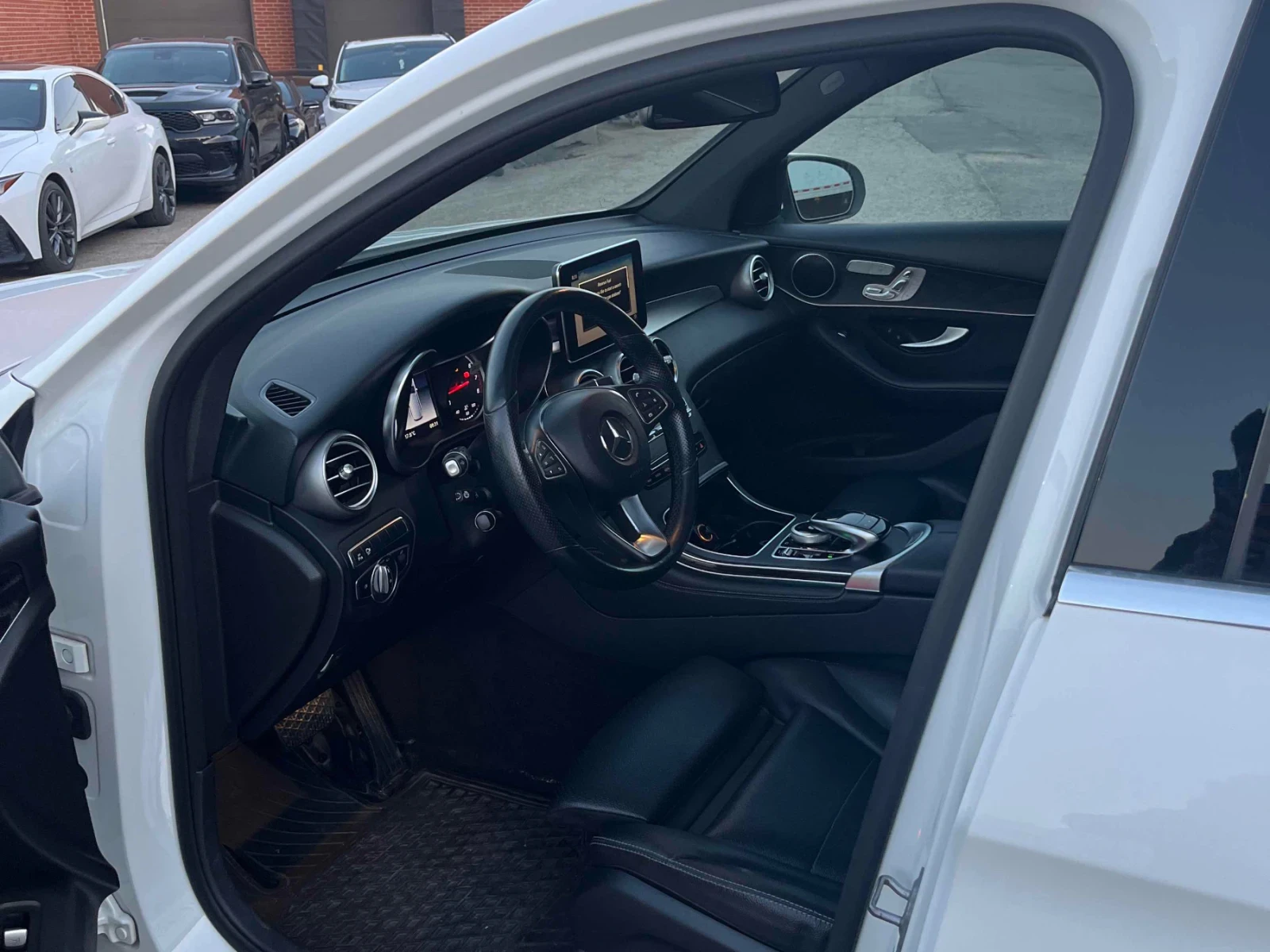 Mercedes-Benz GLC 300 4MATIC * ������� * �������� * 360 ������ * CARFAX | Mobile.bg � ����������� 6
