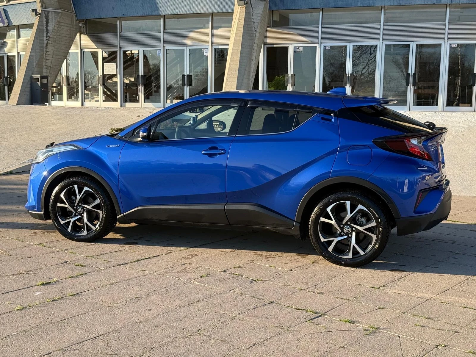 Toyota C-HR 1.8 , лизинг, гаранция, снимка 8 - Автомобили и джипове - 54882547