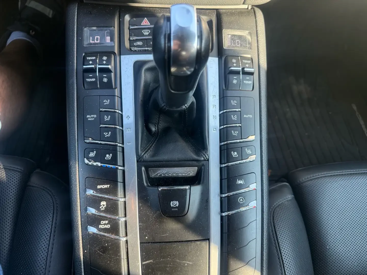 Porsche Macan S* PDK* ПОДГРЕВ* ОБДУХВАНЕ* 360КАМЕРА* LANE* ASSIS, снимка 14 - Автомобили и джипове - 55284473