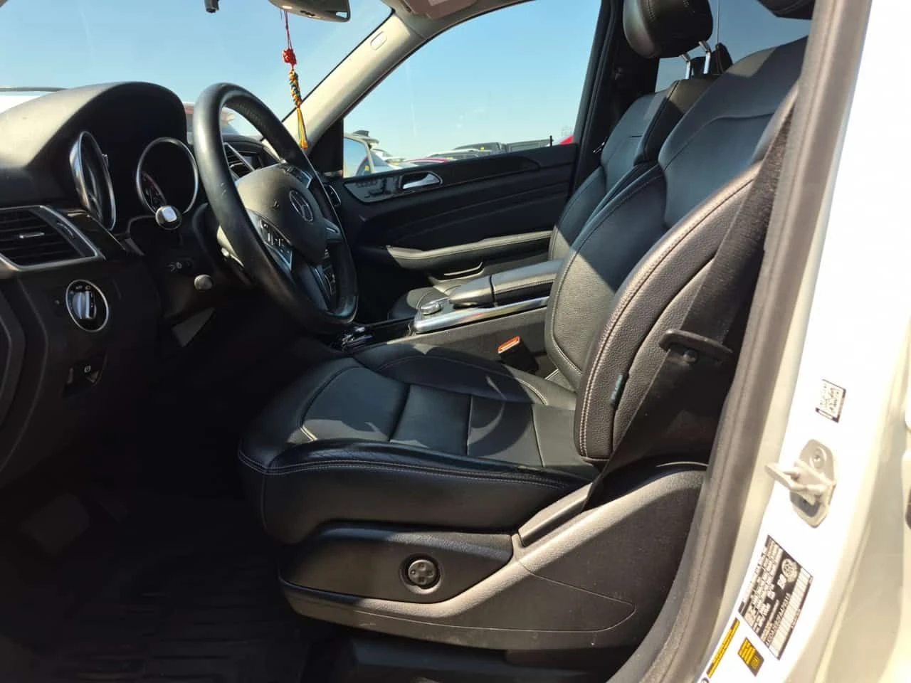 Mercedes-Benz ML 350 АМГ ПАКЕТ/BlueTEC/CARFAX/ПОДГРЕВ/ПАМЕТ/ПАНОРАМА , снимка 5 - Автомобили и джипове - 55711785