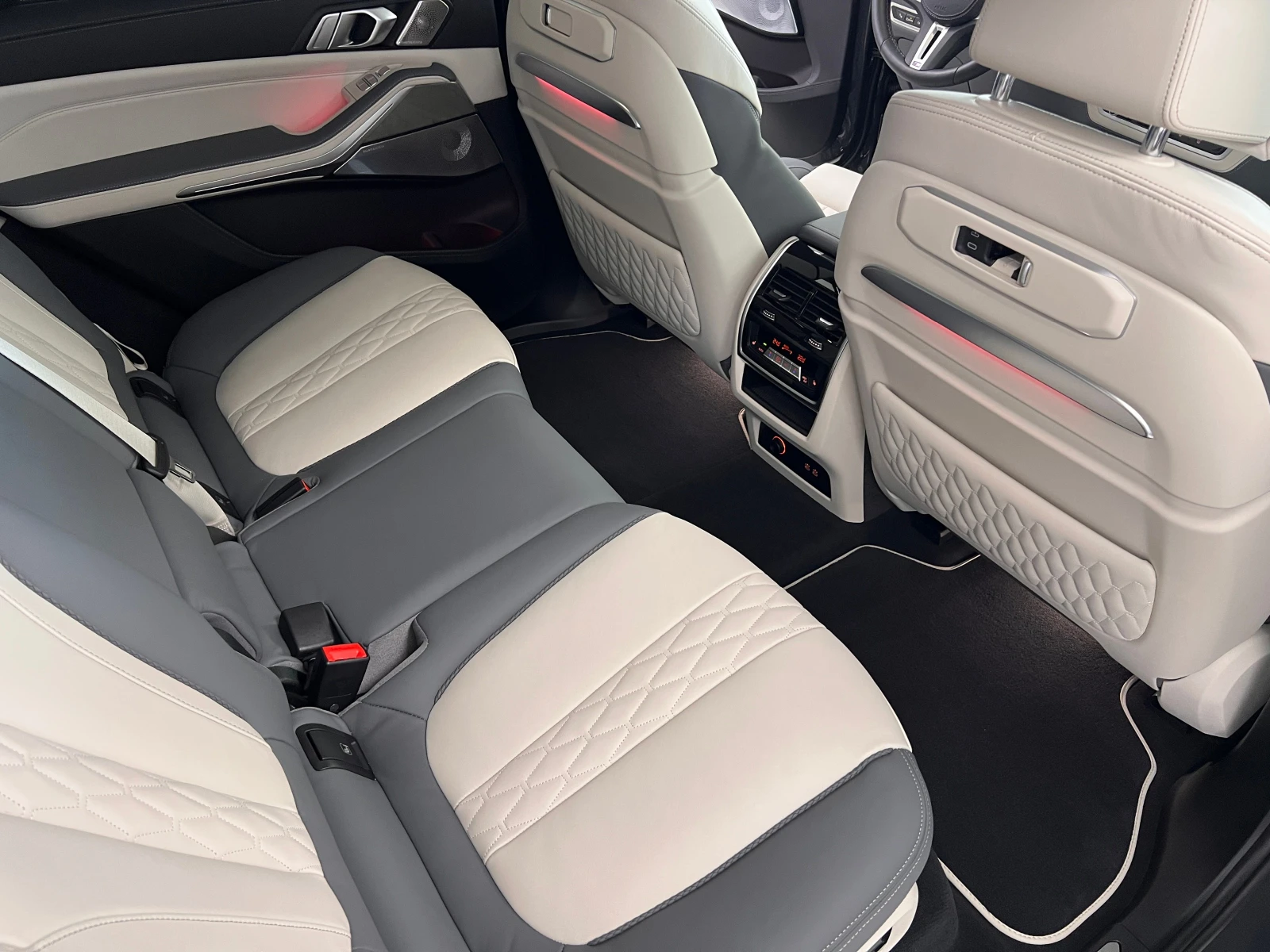BMW X7 M60i xDrive, снимка 11 - Автомобили и джипове - 56479669