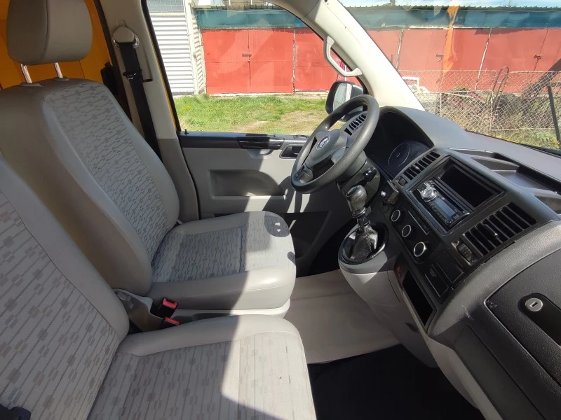 VW Transporter 2.0TDI-102kc-ЕВРО5-КЛИМАТИК-ПАРКТРОНИК-ТЕГЛИЧ, снимка 12 - Бусове и автобуси - 47579645