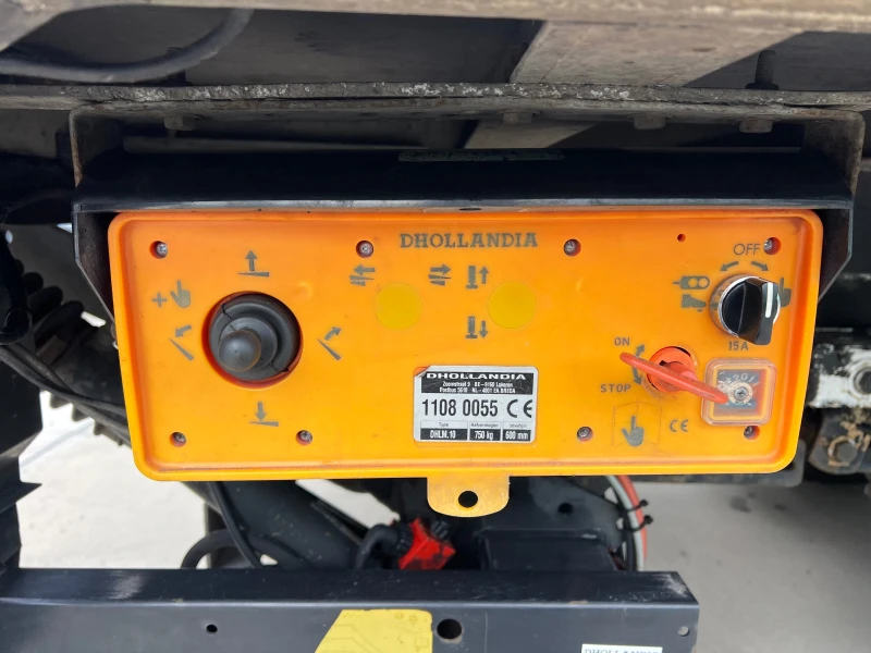 VW Crafter Дв Гума 3500кг , 4, 40м , Клима , Падащ борд , NAV, снимка 10 - Бусове и автобуси - 49813778