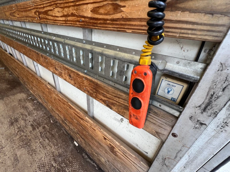 VW Crafter Дв Гума 3500кг , 4, 40м , Клима , Падащ борд , NAV, снимка 9 - Бусове и автобуси - 49813778