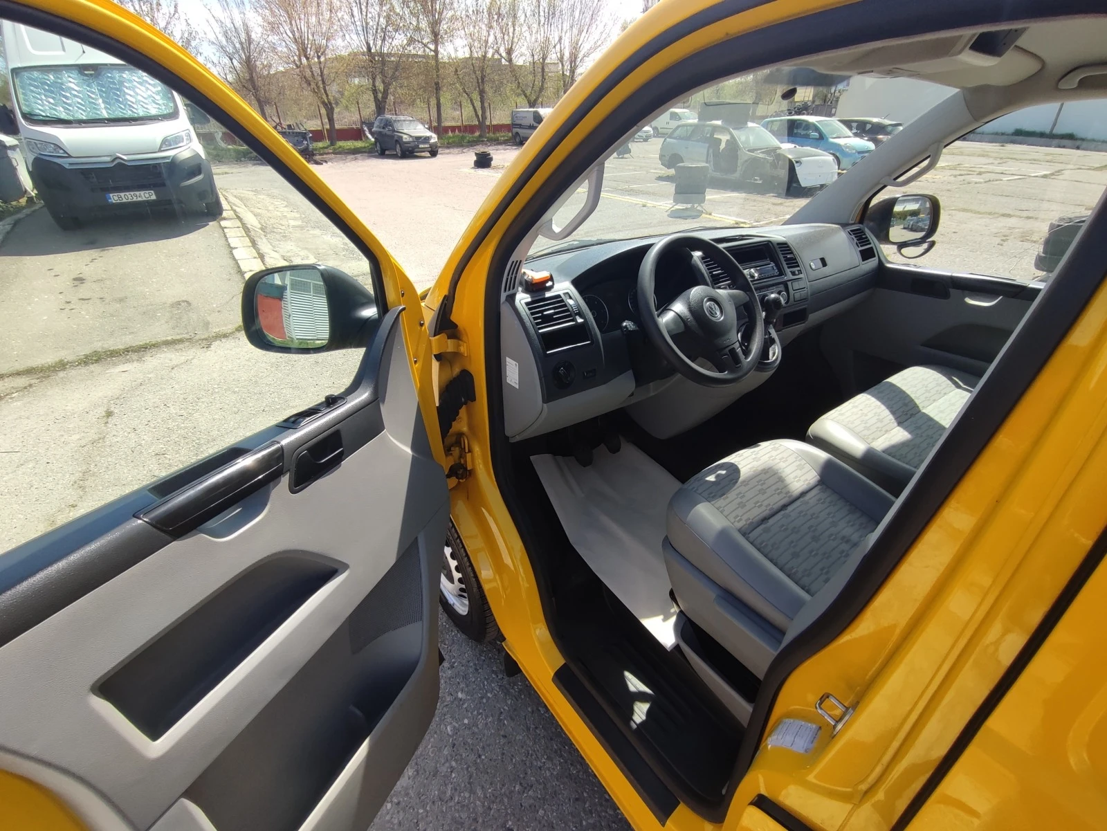 VW Transporter 2.0TDI-102kc-ЕВРО5-КЛИМАТИК-ПАРКТРОНИК-ТЕГЛИЧ - изображение 8