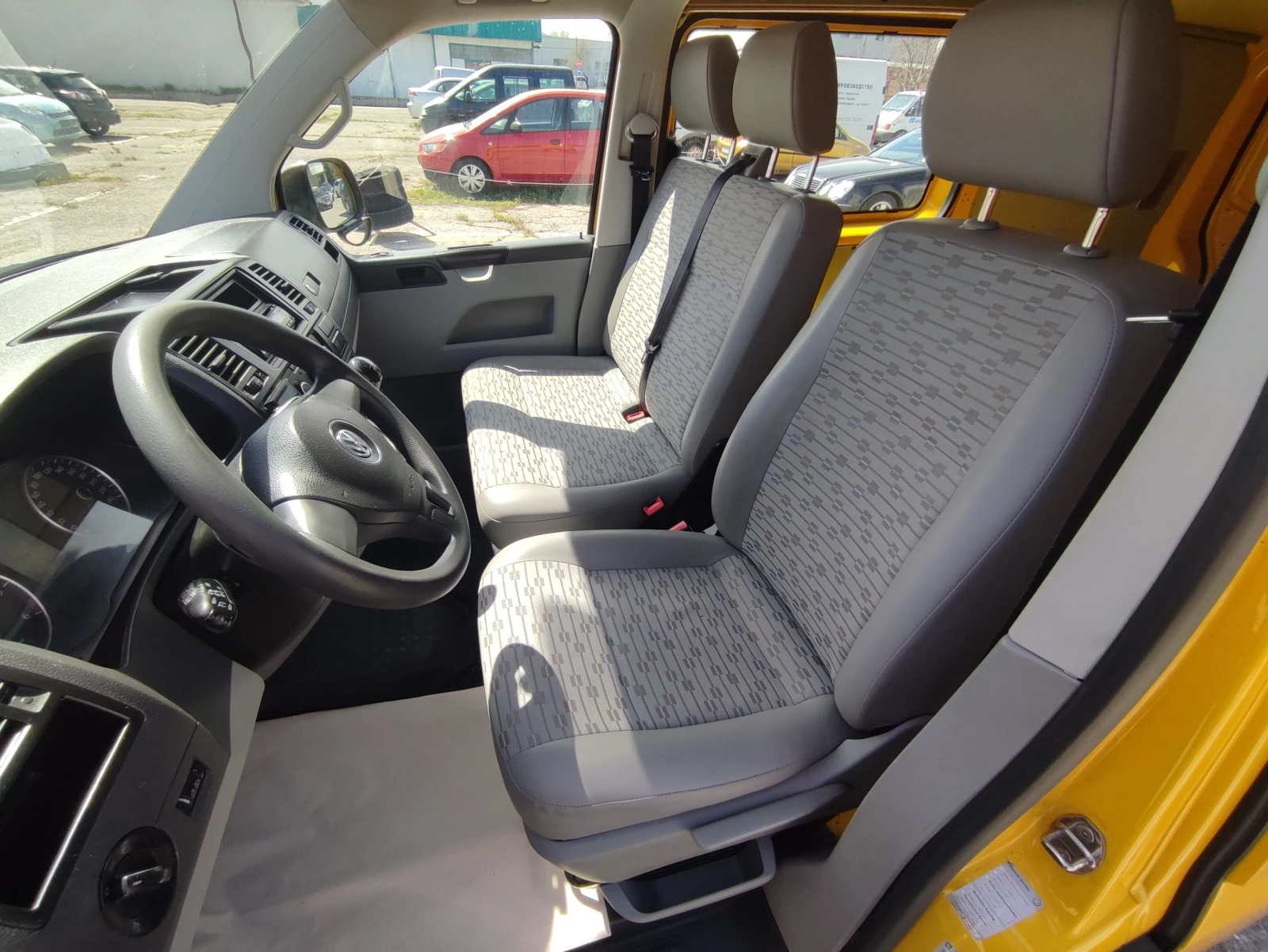 VW Transporter 2.0TDI-102kc-ЕВРО5-КЛИМАТИК-ПАРКТРОНИК-ТЕГЛИЧ - изображение 9