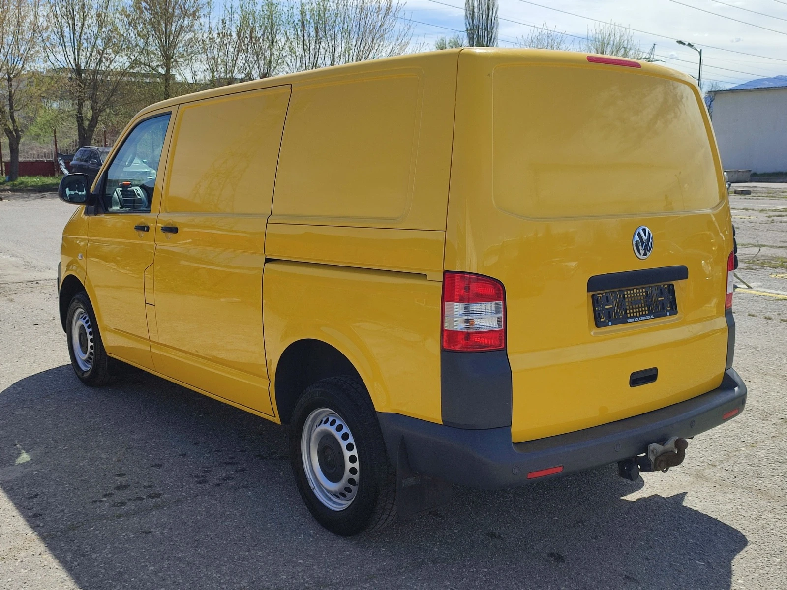 VW Transporter 2.0TDI-102kc-ЕВРО5-КЛИМАТИК-ПАРКТРОНИК-ТЕГЛИЧ - изображение 7