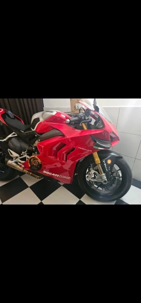     Ducati Panigale V4S