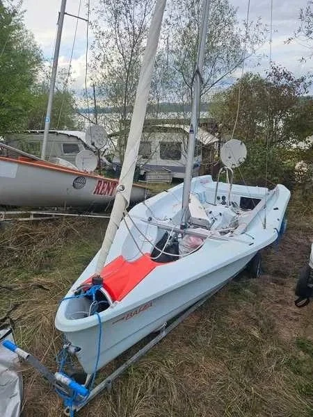 Ветроходна лодка Larsen Bahia - изображение 2