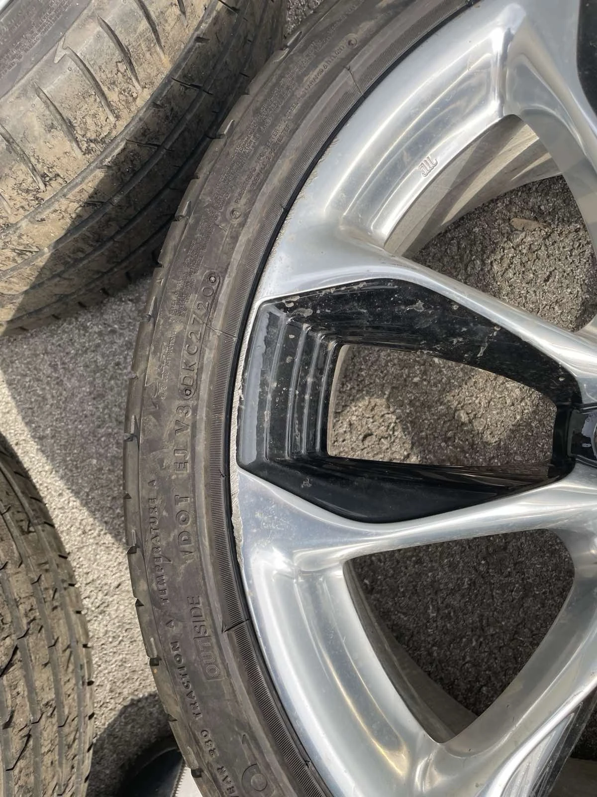 ���� � ������ 275/35R21 �� Lexus LC 500 | Mobile.bg � ����������� 4