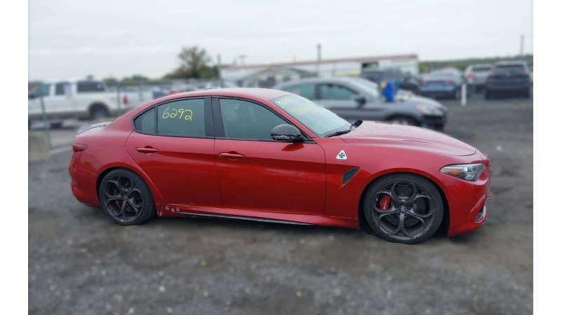 Alfa Romeo Giulia QUADRIFOGLIO RWD 510hp, снимка 8 - Автомобили и джипове - 47548687