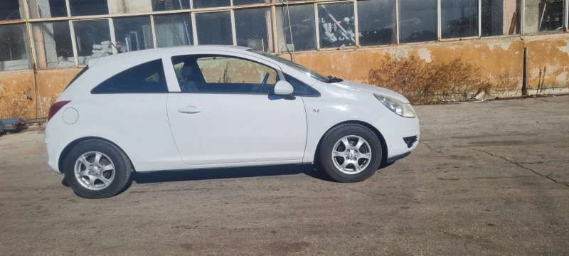 Opel Corsa, снимка 6 - Автомобили и джипове - 48086661