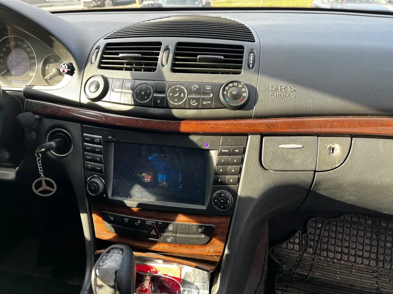 Mercedes-Benz E 220 W211, снимка 6 - Автомобили и джипове - 48964036