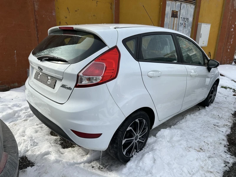 Ford Fiesta 1.5, снимка 4 - Автомобили и джипове - 49275414