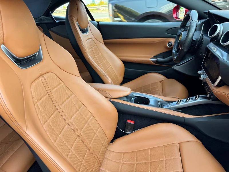 Ferrari Portofino M* Carbon* LEDS* Ventilation* PassengerDisplay, снимка 17 - Автомобили и джипове - 51495465