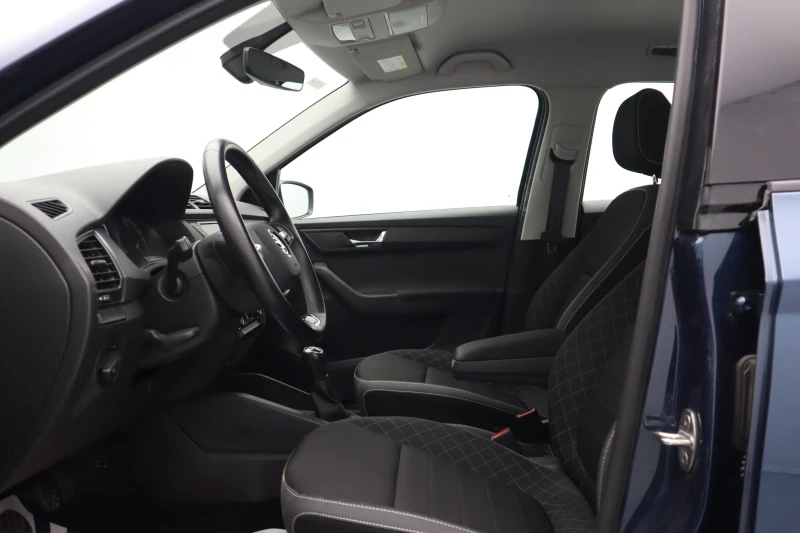 Skoda Fabia 1.0, снимка 10 - Автомобили и джипове - 52640882