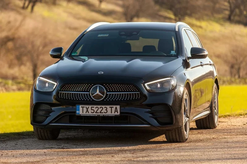 Mercedes-Benz E 300 4x4 306hp plug-in hybrid Multibeam , снимка 2 - Автомобили и джипове - 52937442