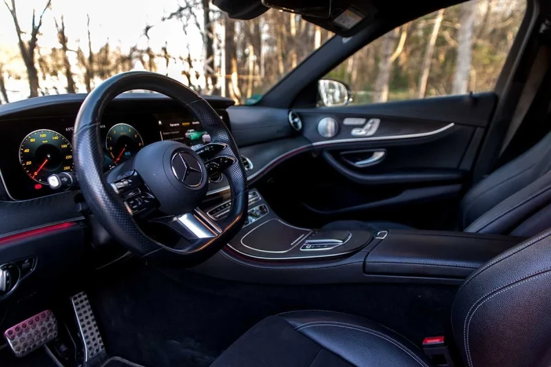 Mercedes-Benz E 300 4x4 306hp plug-in hybrid Multibeam , снимка 6 - Автомобили и джипове - 52937442