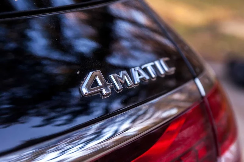 Mercedes-Benz E 300 4x4 306hp plug-in hybrid Multibeam , снимка 8 - Автомобили и джипове - 52937442