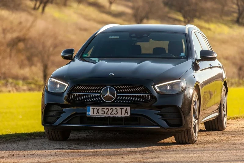 Mercedes-Benz E 300 4x4 306hp plug-in hybrid Multibeam , снимка 3 - Автомобили и джипове - 52937442
