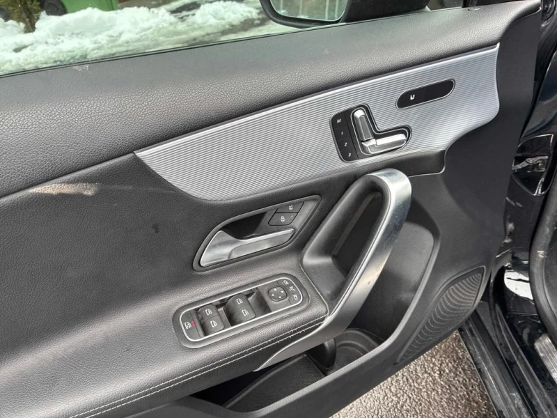 Mercedes-Benz A 250 * CARFAX * БЕЗ ПЪРВОНАЧАЛНА ВНОСКА, снимка 12 - Автомобили и джипове - 53102542
