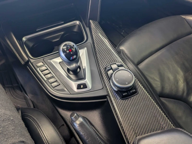 BMW M4 CARFAX, снимка 13 - Автомобили и джипове - 53302544