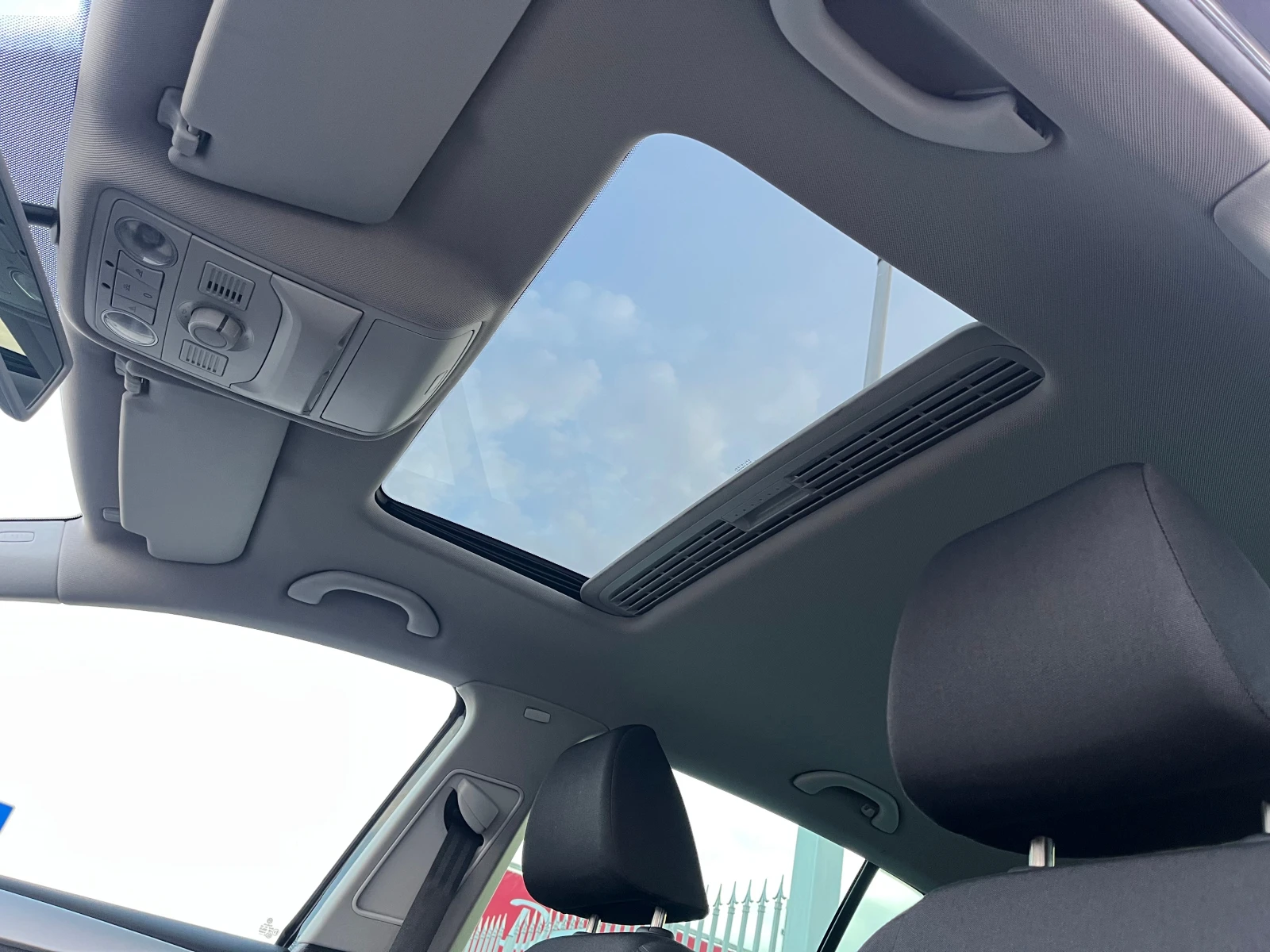 VW Golf 2.0 TDI DSG | Mobile.bg   11