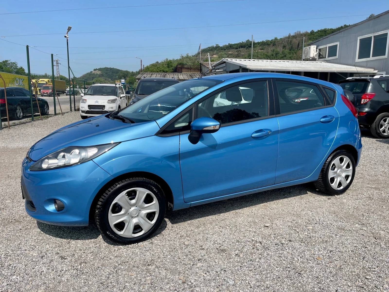 Ford Fiesta 1.2i-82к.с - изображение 2