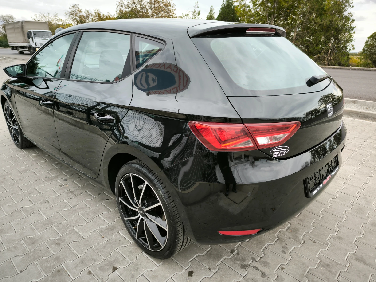 Seat Leon TDI-105k.c.LED, MATRiX, LAZAR, HABИГАЦИЯ, ЕВРО 5В! - изображение 4