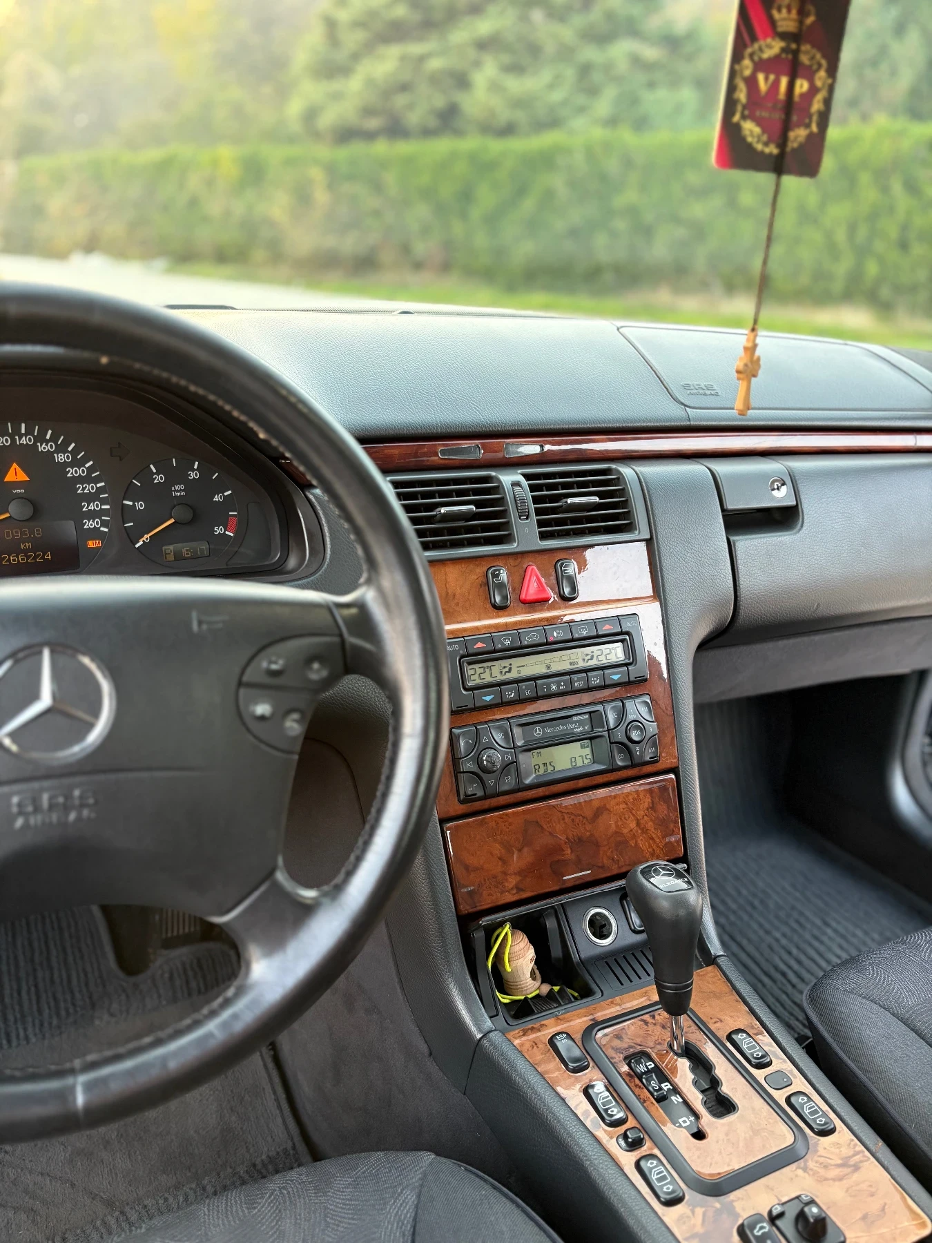 Mercedes-Benz E 270 2.7 CDI | Mobile.bg   13