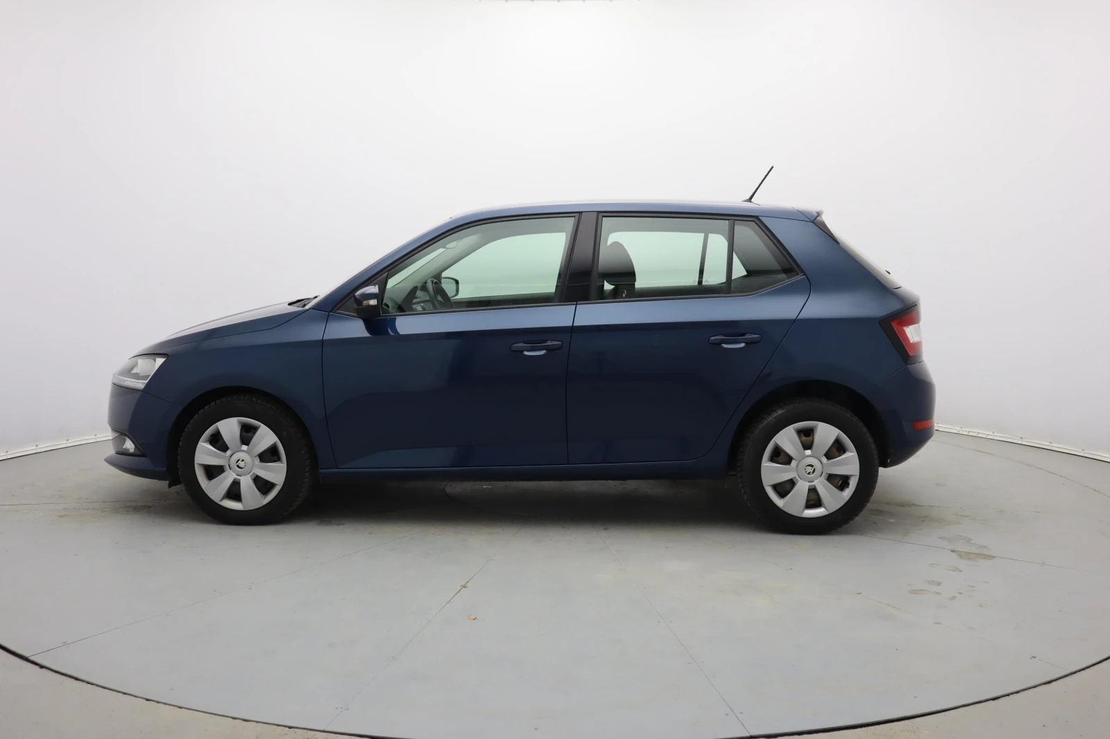 Skoda Fabia 1.0 - изображение 8