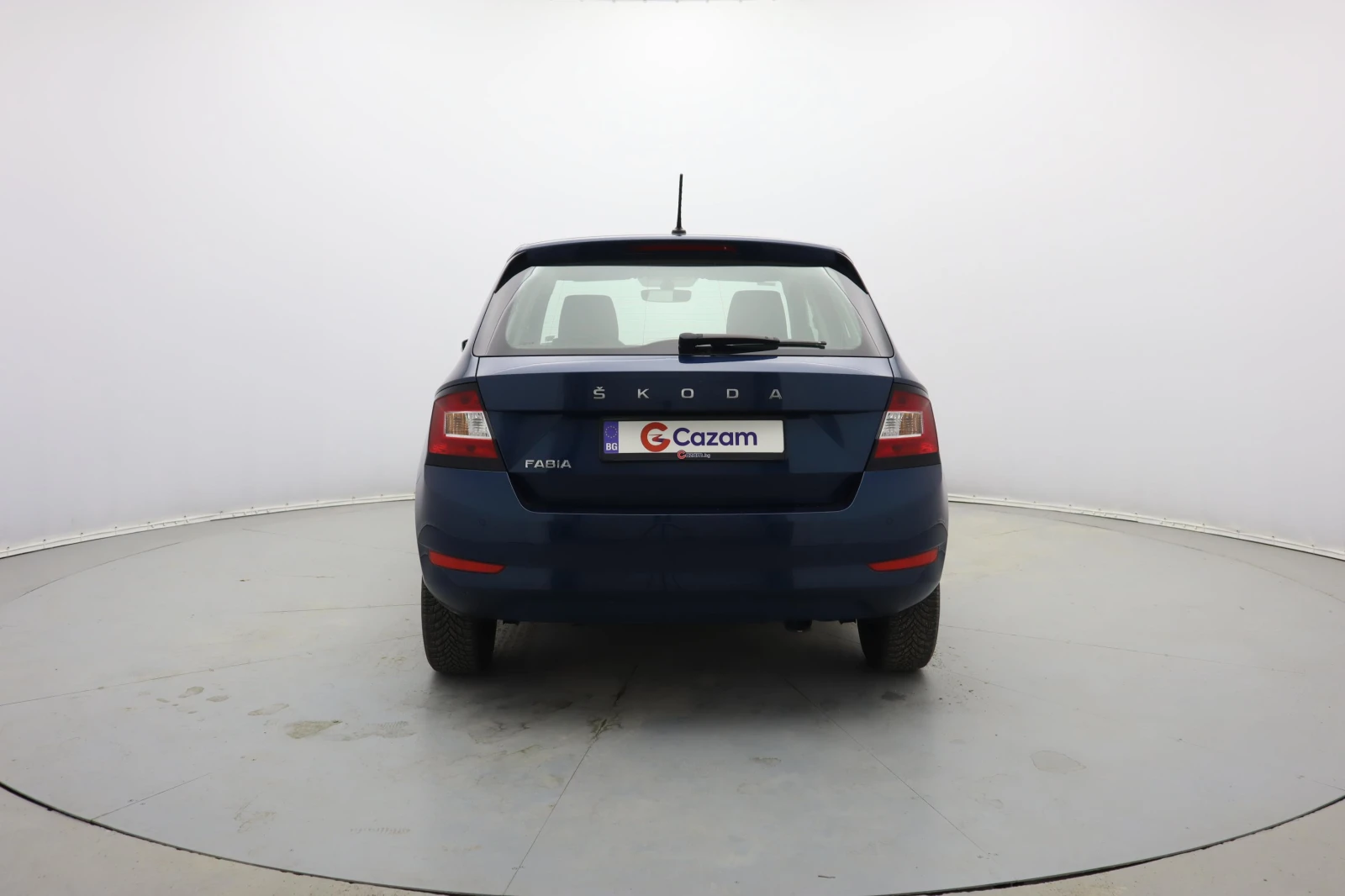 Skoda Fabia 1.0 - изображение 5