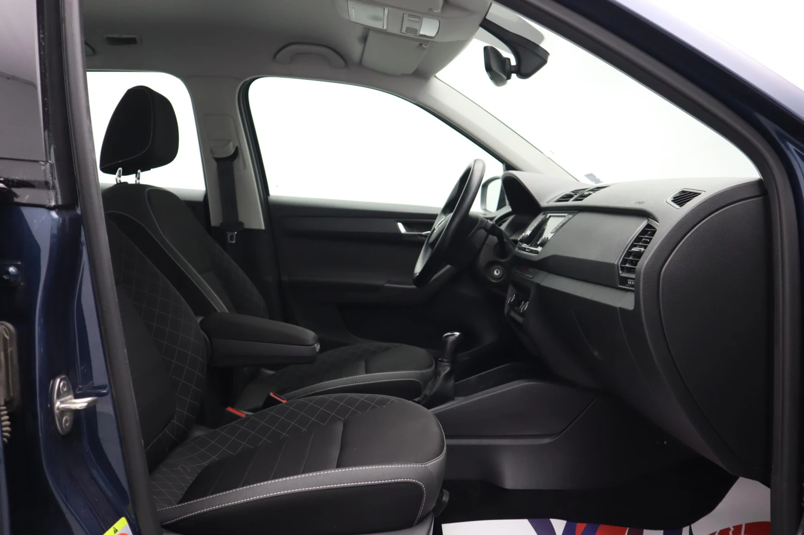 Skoda Fabia 1.0 - изображение 9