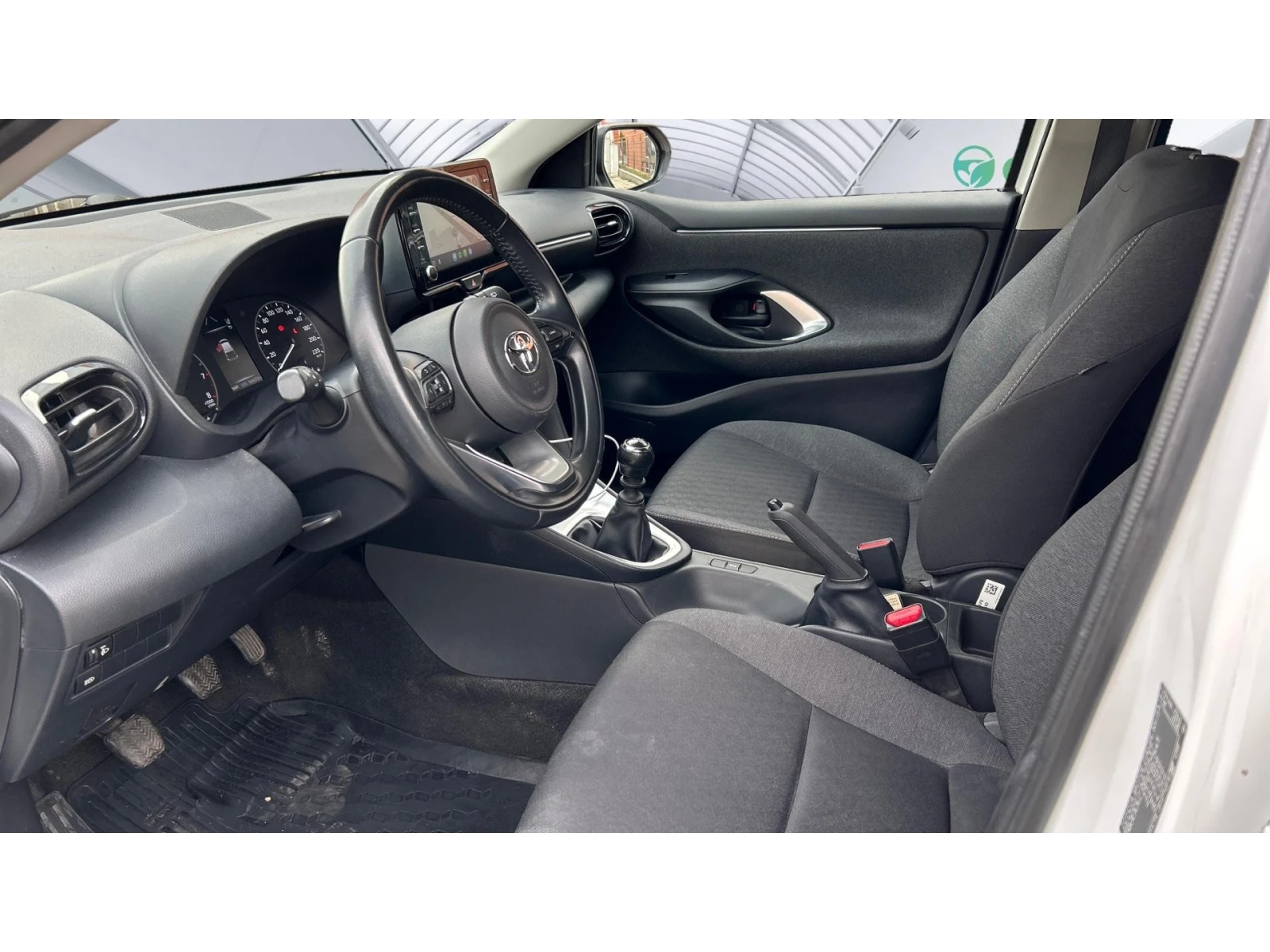 Toyota Yaris 1.5i M/T, Месечна вноска от 176   - изображение 10