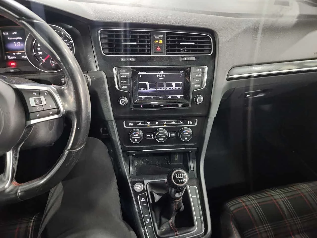 VW Golf GTI/CARFAX/ DSG/Подгрев на седалките  - изображение 8