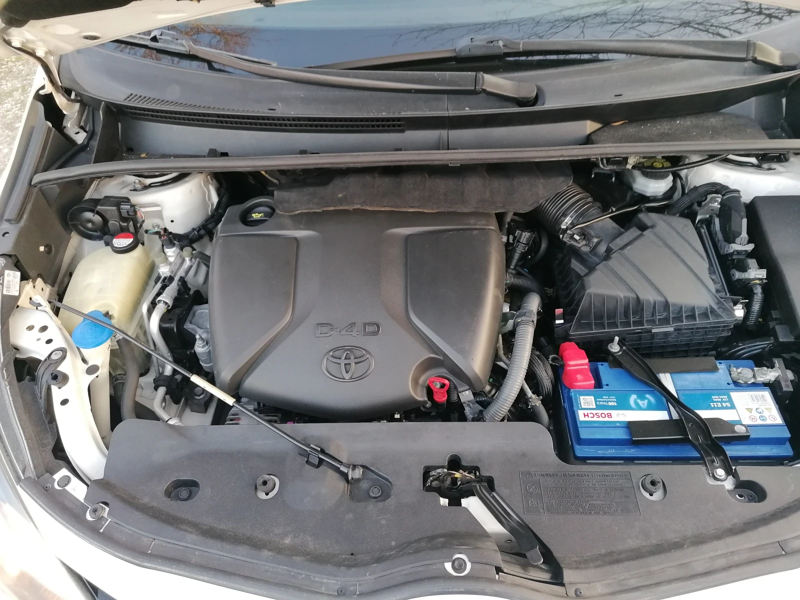 Toyota Verso 1.6 D4D, снимка 16 - Автомобили и джипове - 53739266