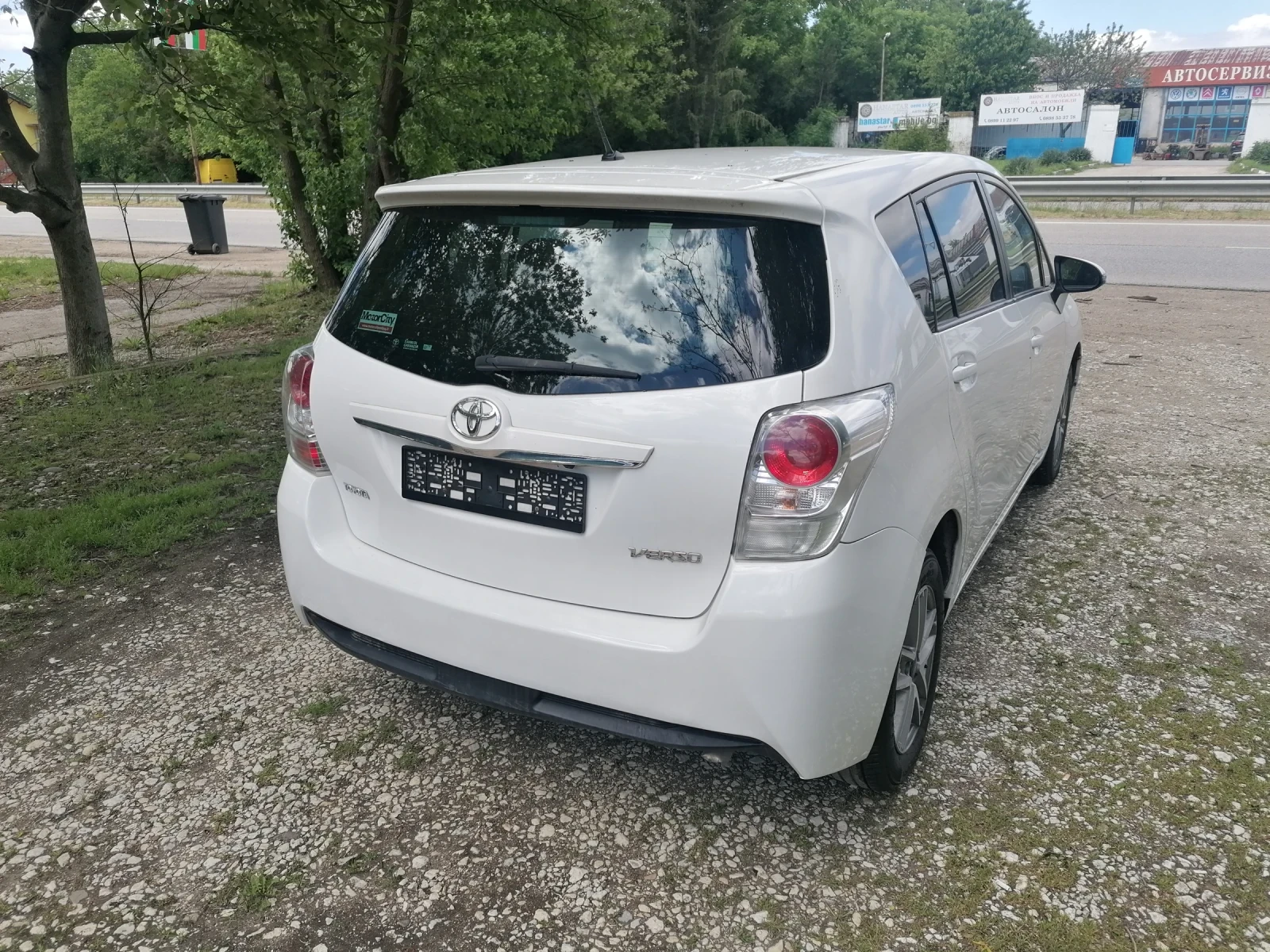 Toyota Verso 1.6 D4D, снимка 7 - Автомобили и джипове - 53739266
