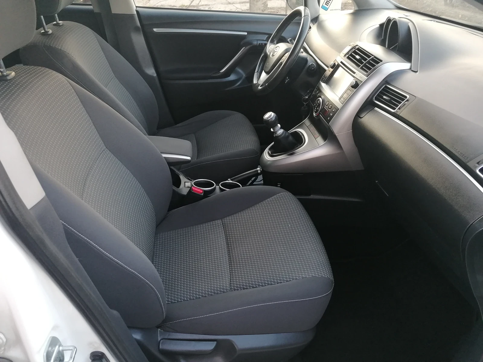 Toyota Verso 1.6 D4D, снимка 15 - Автомобили и джипове - 53739266