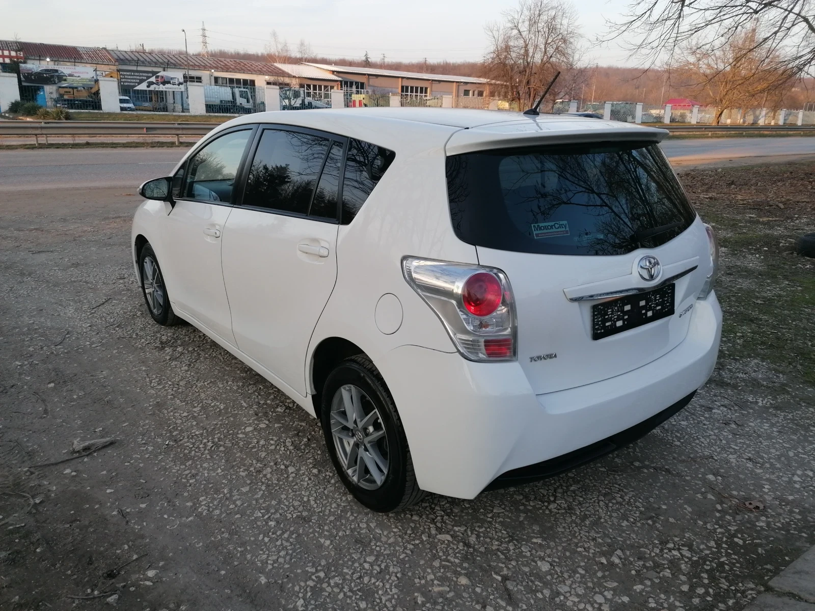 Toyota Verso 1.6 D4D, снимка 5 - Автомобили и джипове - 53739266