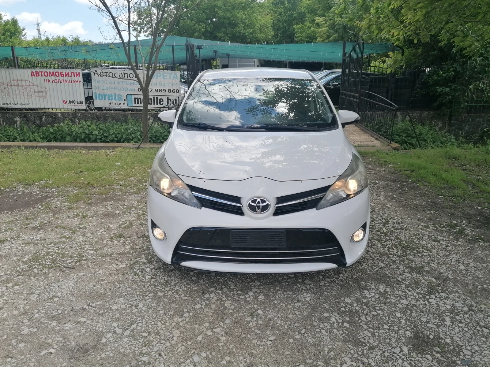 Toyota Verso 1.6 D4D, снимка 2 - Автомобили и джипове - 53739266