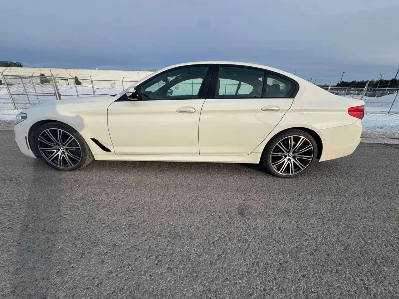 BMW 540 540i xDrive  CARFAX, снимка 2 - Автомобили и джипове - 53902400