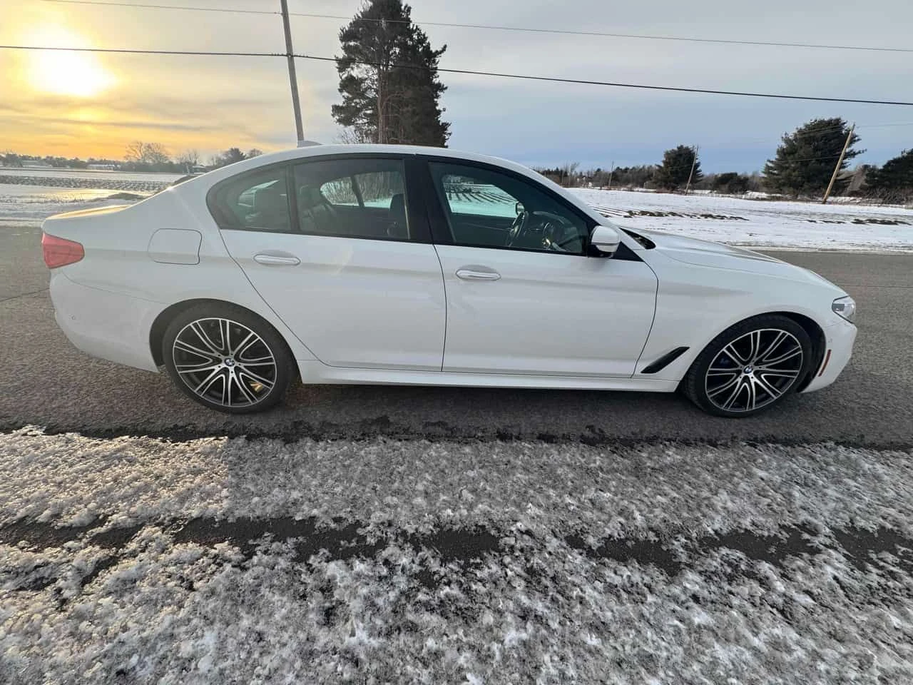 BMW 540 540i xDrive  CARFAX, снимка 3 - Автомобили и джипове - 53902400