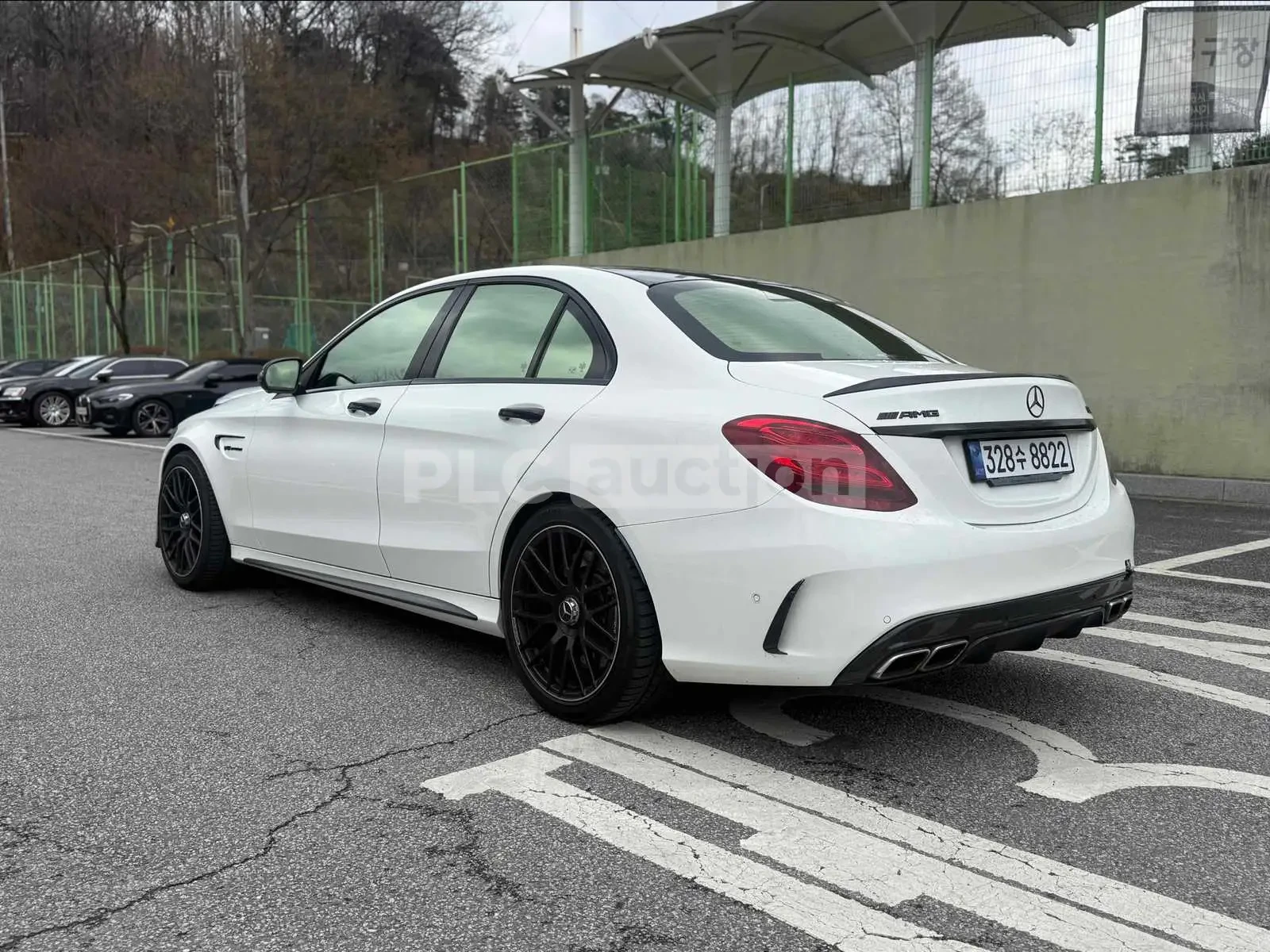 Mercedes-Benz C 63 AMG 360-градусова камера* Кожен салон, снимка 3 - Автомобили и джипове - 54182564