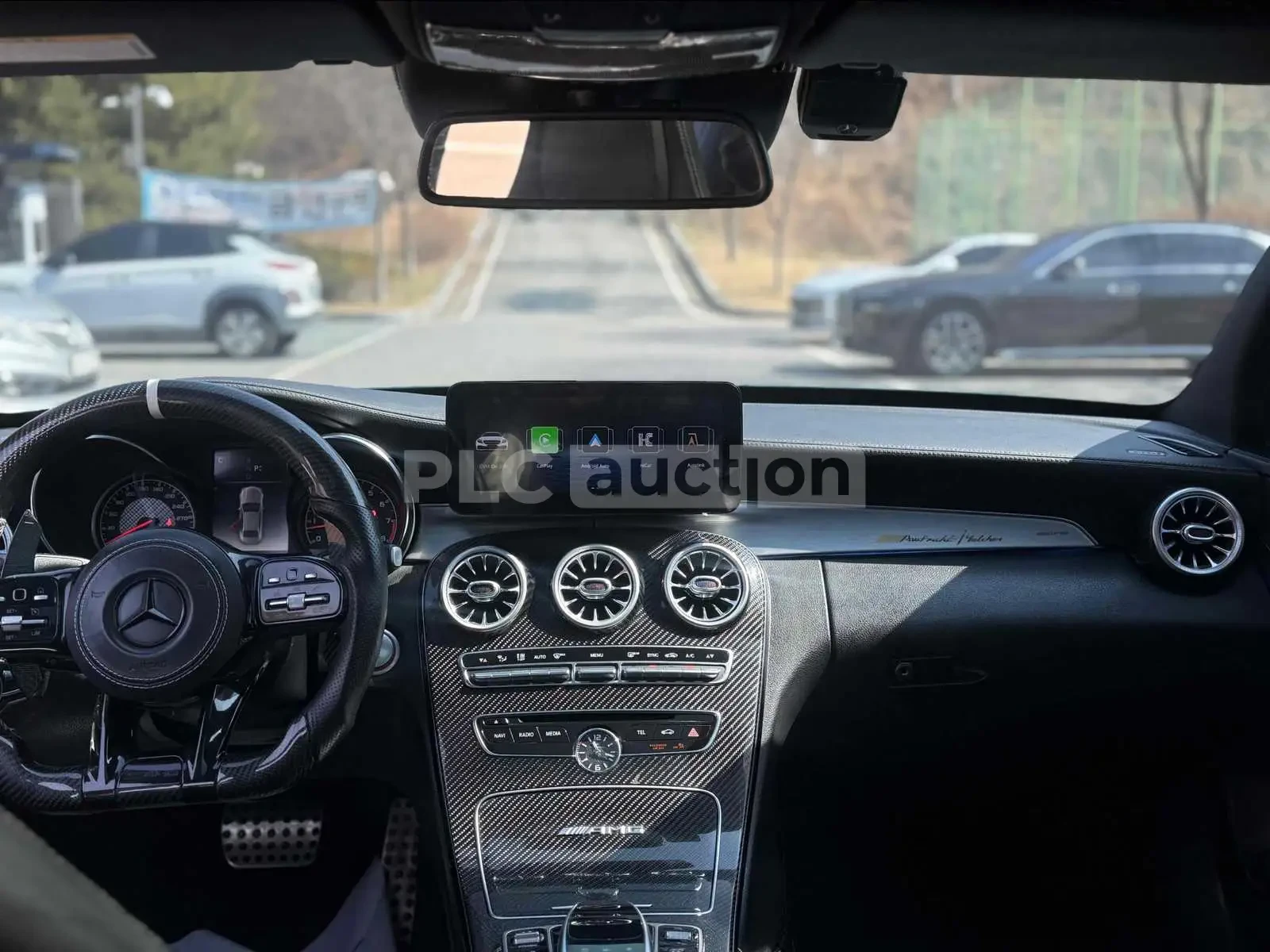 Mercedes-Benz C 63 AMG 360-градусова камера* Кожен салон, снимка 6 - Автомобили и джипове - 54182564