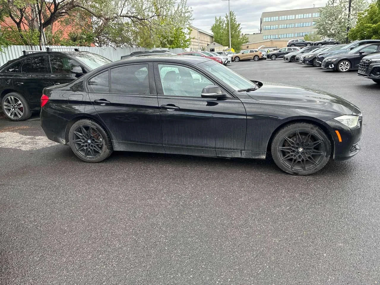 BMW 330 * 330i xDrive * CARFAX * ЦЕНА ДО БГ, снимка 3 - Автомобили и джипове - 54720269