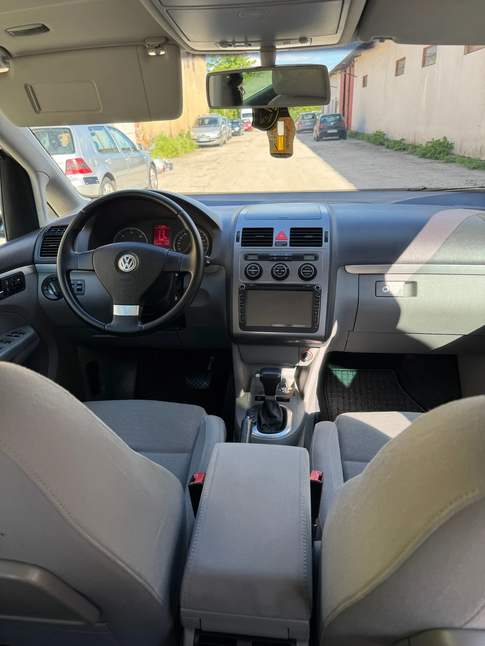 VW Touran 1.9TDI DSG BLS | Mobile.bg � ����������� 12
