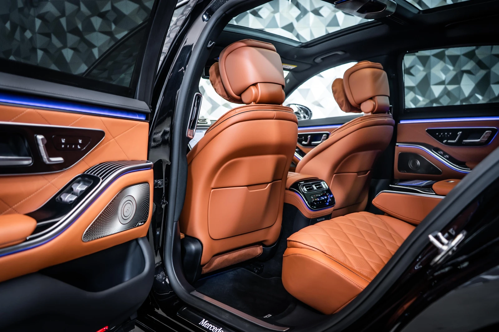 Mercedes-Benz S 450 d L 4M AMG* Pano* Burm* 360, снимка 14 - Автомобили и джипове - 55103724