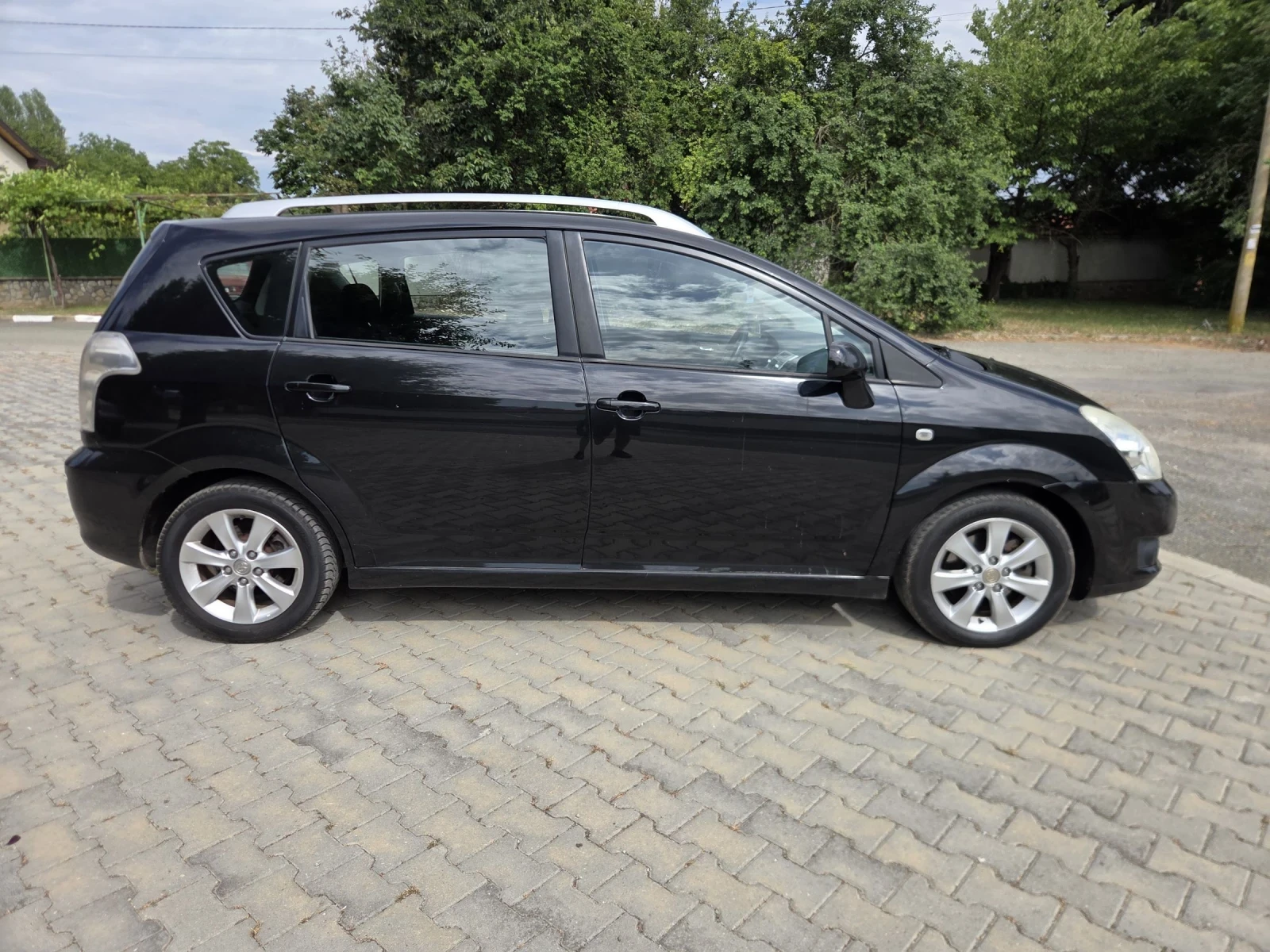 Toyota Corolla verso 2.2, снимка 6 - Автомобили и джипове - 55435442